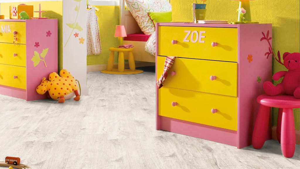 Ламинат Haro Tritty 100 дуб юрский белый 526666 фото в интерьере Ламинат Haro Tritty 100 дуб юрский белый 526666 фото в интерьере